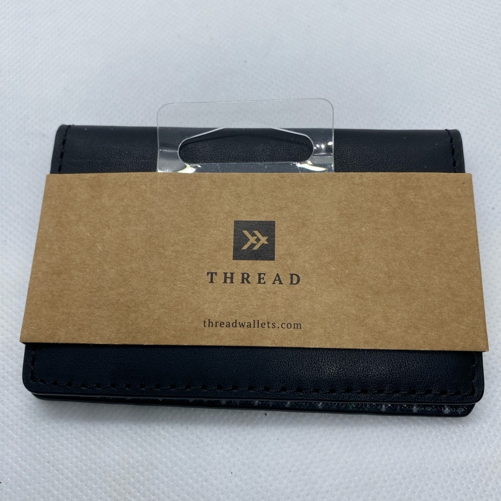 Slim Wallet THREAD Carry On Small Credit Card Holder Leather NWT
